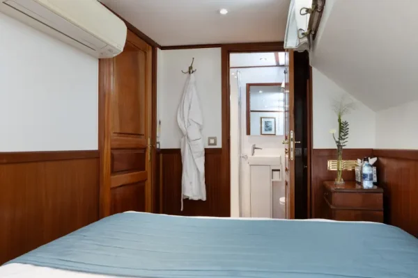 Anjodi - Interior Stateroom Thym