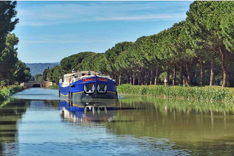 Enchante cruising on the Canal du Midi