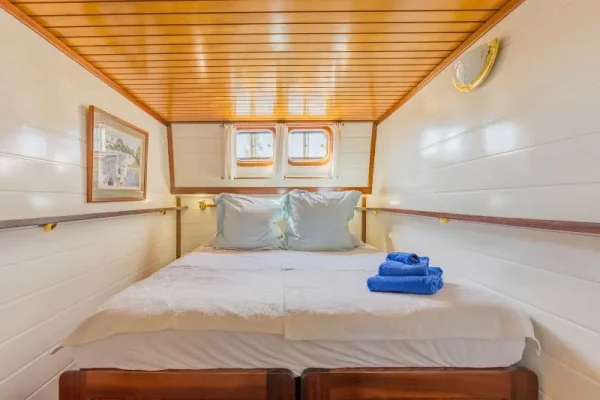 Double Cabin