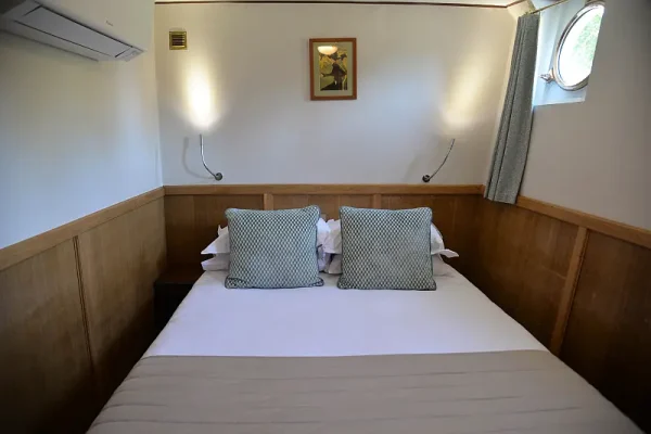 ADV double bed cabin