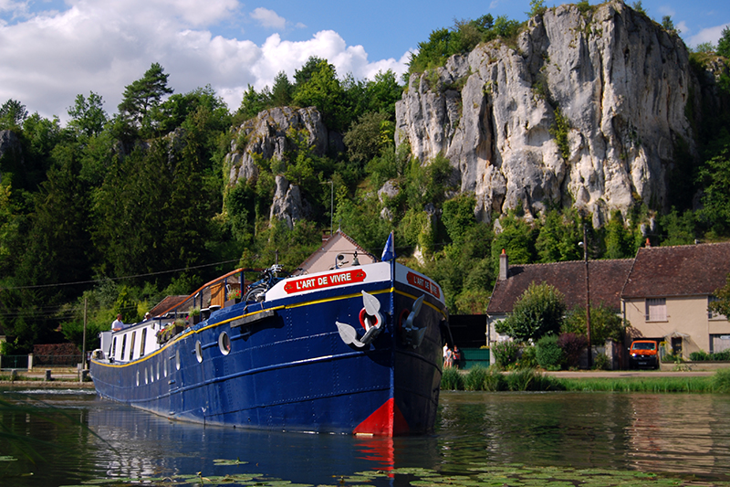 L'Art de Vivre Cruising - barge holiday in France