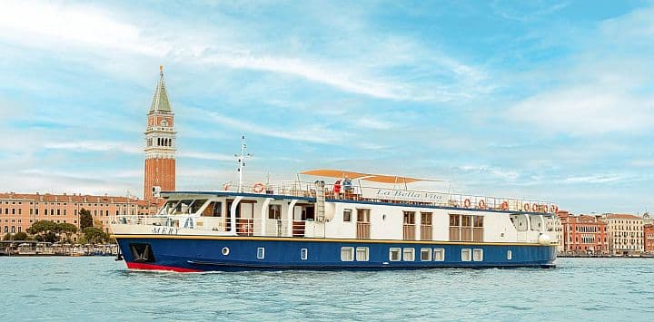 Château de Fontainebleau - C'est La Vie Luxury Hotel Barge