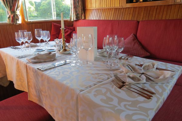 Luxury hotel barge, Nymphea - Dining Area