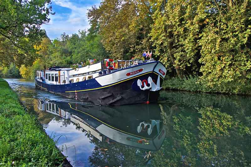 Luxury hotel barge, Rosa