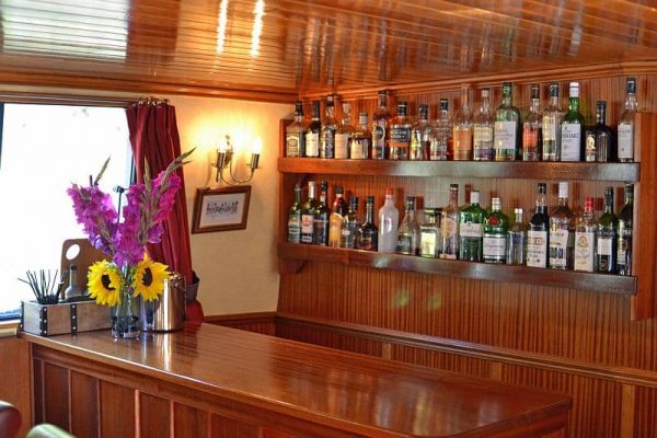 Scottish Highlander - Interior - Bar
