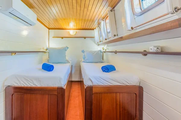 Twin Cabin