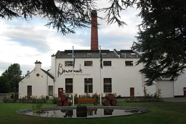 Benromach_distillery_-_geograph.org.uk_-_3122958