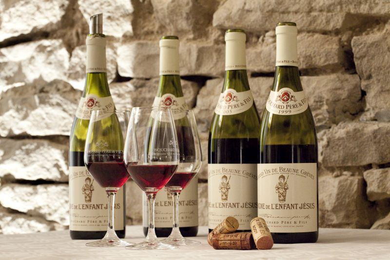 Bouchard pere. Montrachet Grand Cru Bouchard Pere&fils. Бон Бургундия. Бон Франция. Бургундия Гранд Крю вина красивое фото.