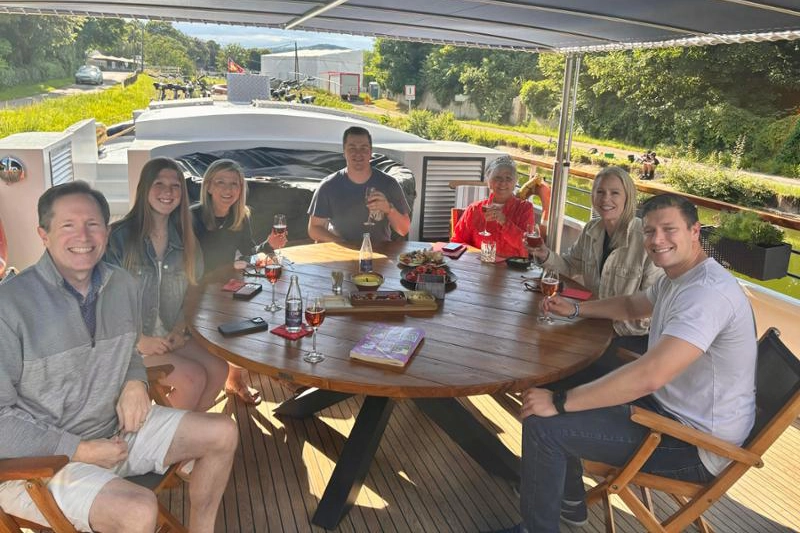 Multi-generational family cruise aboard hotel barge Finesse in Burgundy