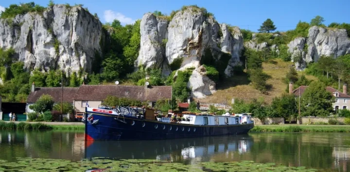 When you cruise on a holiday barge you are taking your holiday home with you. A change of scenery every day.