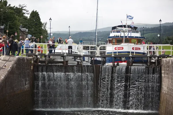 Spirit of Scotland - Exterior - Cruising - Fort Augustus - From Roddy (59)