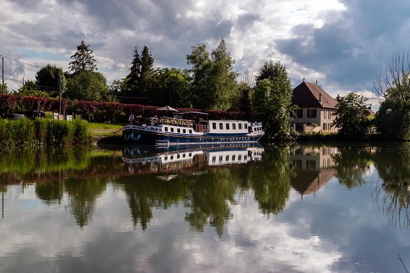 Château d'Ancy-le-Franc: A Slice of Italy in France : European Waterways