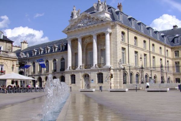 Dijon city centre main square - Canal de Bourgogne