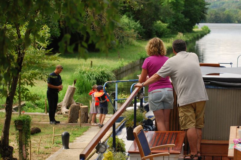 Why a Hotel Barge Cruise is Fun for the Whole Family -Family aboard L'Art de Vivre