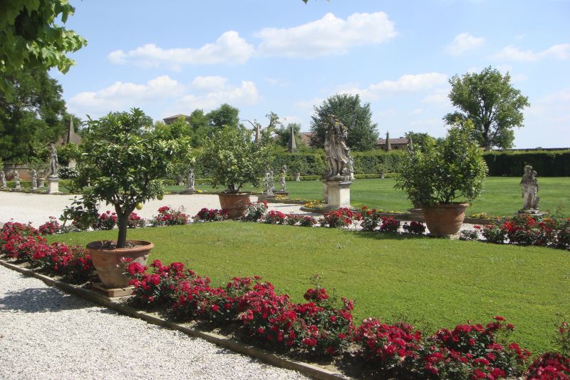 Widmann Borletti Gardens - River Cruises in Italy