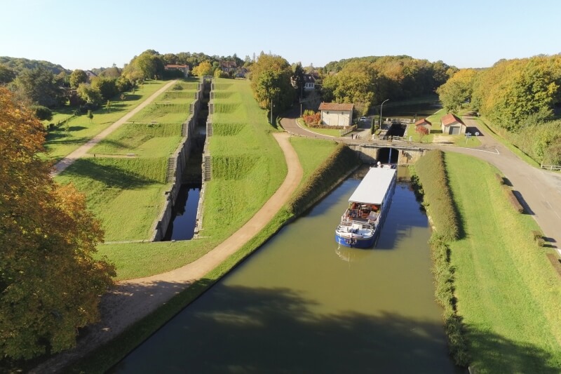 Rogny-les-Sept-Écluses on the Canal de Briare