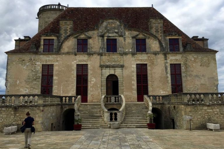 Discover the Château de Duras of Nouvelle Aquitaine : European Waterways