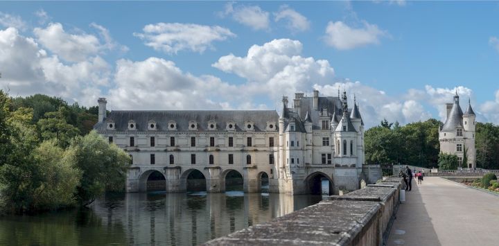Wide shot of the Chateau de Chenonceau, one of the best things to do in the Loire Valley