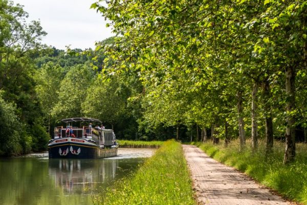La Belle Epoque on the Burgundy Canal