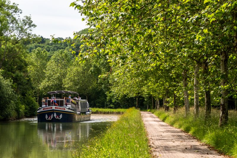 La Belle Epoque on the Burgundy Canal