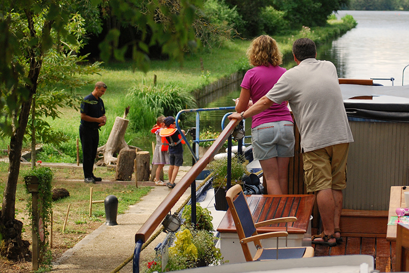 private charter cruises, children helping navigate canal locks with european waterways