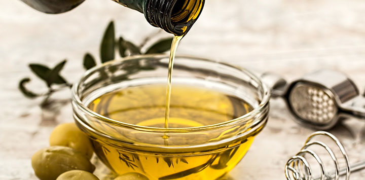 olive-oil-pixabay-feat