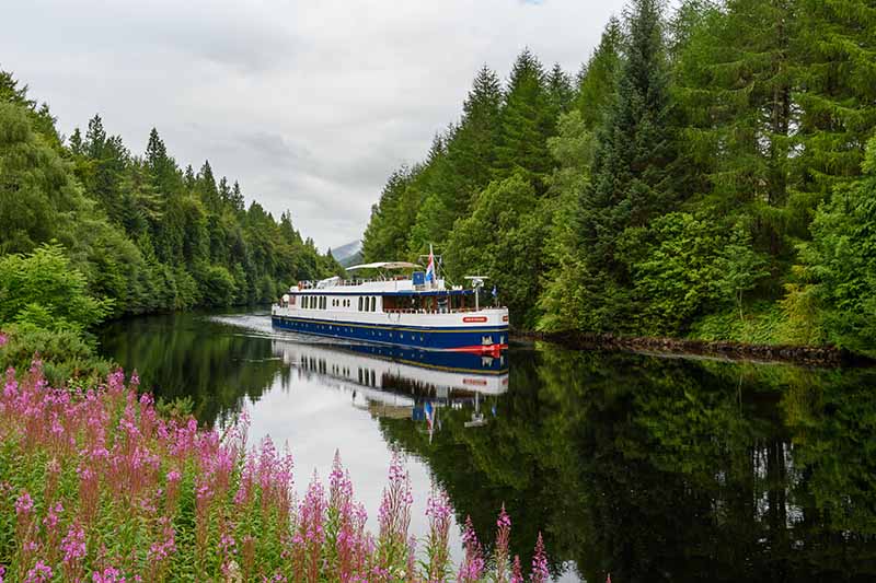 caledonian canal boat cruise