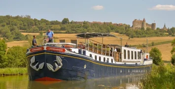 L Impressionniste - Cruising along the Burgundy Canal as part of a barge holiday in France