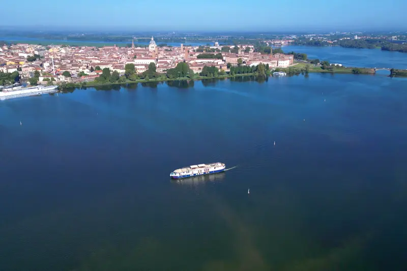 La Bella Vita - Italian River Cruises