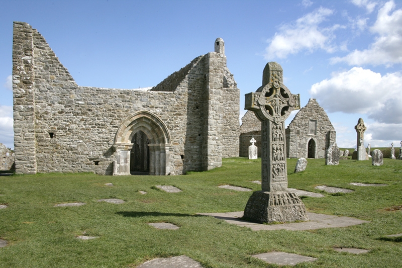 Clonmacnoise Cross of the Scriptures and Cathedral