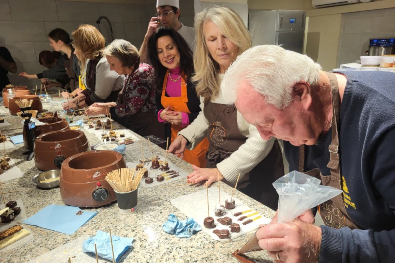 As part of the Christmas market cruises you will have the opportunity to make your own chocolates.