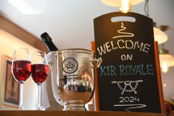 Welcome aboard hotel barge Kir Royae