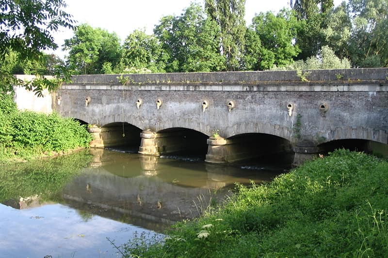 The bridge over the Armançon