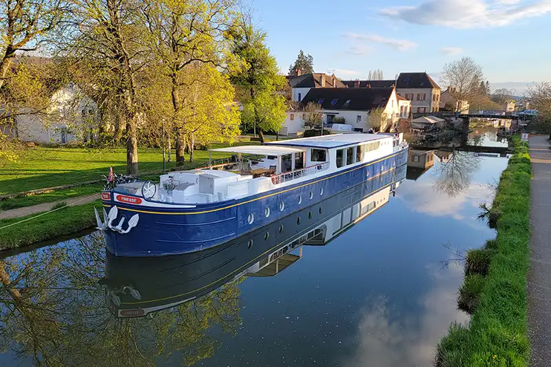 Finesse cruising in Southern Burgundy