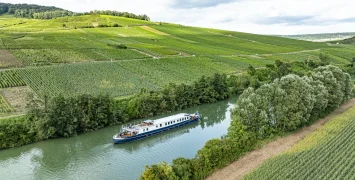 Kir Royale - Cruising among vineyards 720x355