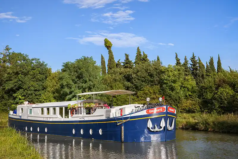 Enchante cruising the Canal du Midi