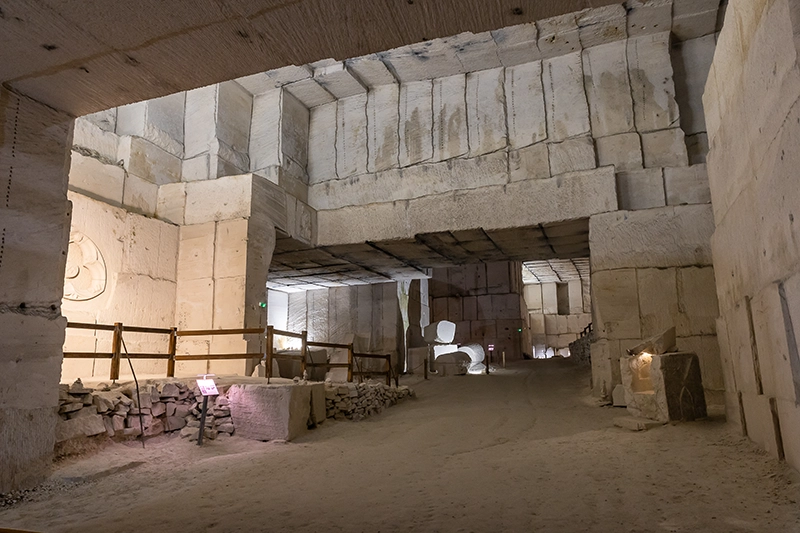 Aubigny Quarry, an underground cathedral in Burgundy Aubigny Quarry, an underground cathedral in Burgundy