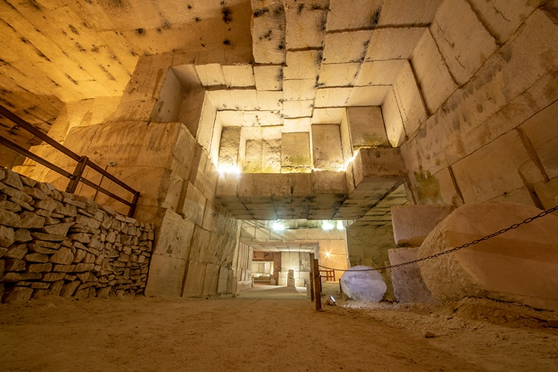 Aubigny Quarry, an underground cathedral in Burgundy Aubigny Quarry, an underground cathedral in Burgundy