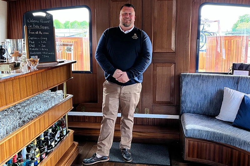 Sussex-born Craig is now Captain aboard hotel barge La Belle Epoque in Northern Burgundy Sussex-born Craig is now Captain aboard hotel barge La Belle Epoque in Northern Burgundy