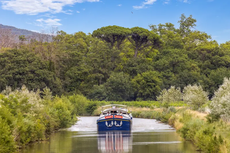 spring cruise on Anjodi