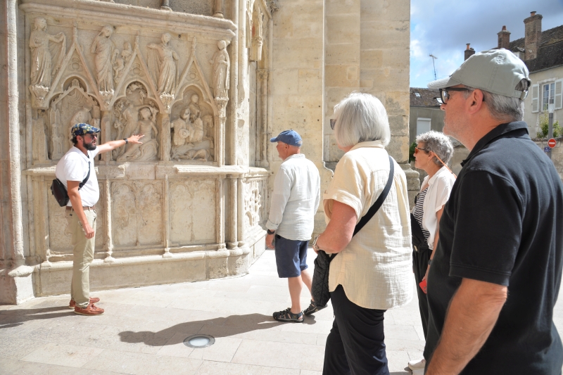 Tour Guide