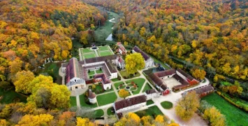 French monateries and Abbeys include the Abbaye de Fontenay
