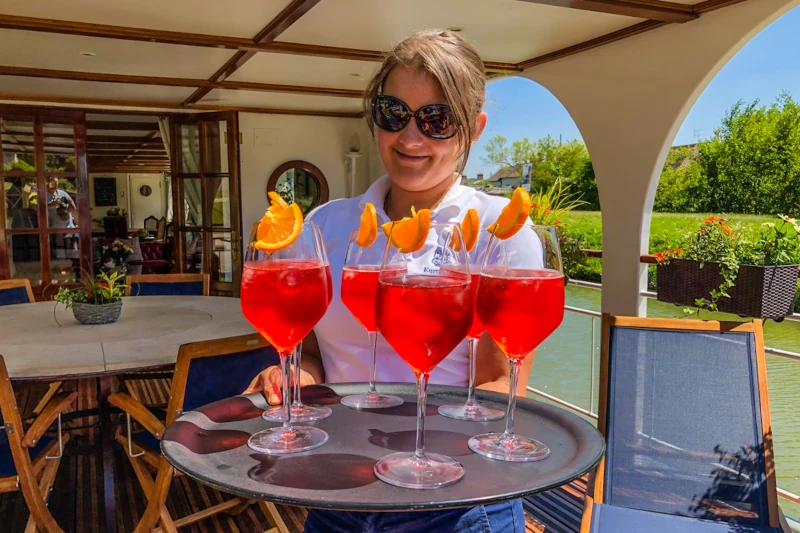 No alcohol, low alcohol, mocktail or cocktail - What's in your glass why on a hotel barge is up to you at European Waterways