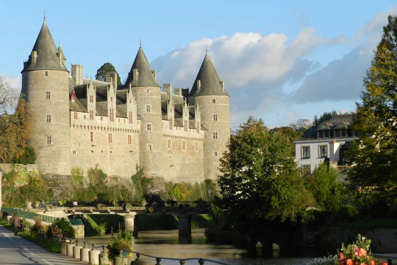 Chateau Josselin stands dramatically above the River Oust